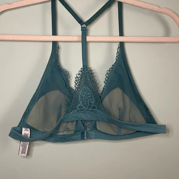 Victoria's Secret Lace Front-Close Bralette - Picture 5 of 8